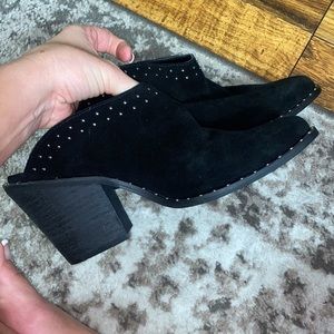 Black heeled mules